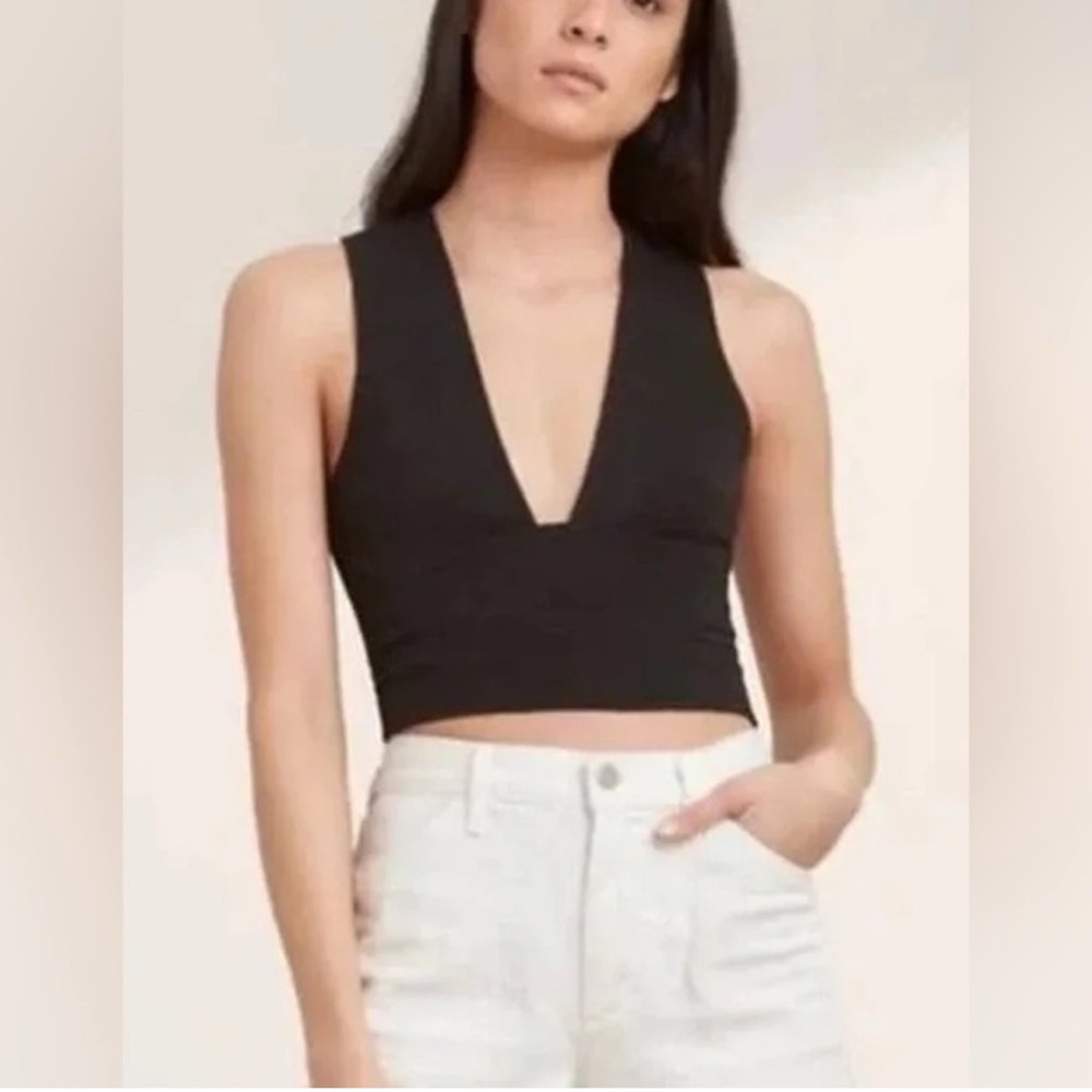 Wilfred Valeria Black Deep V-Neck Knit Cropped Tank